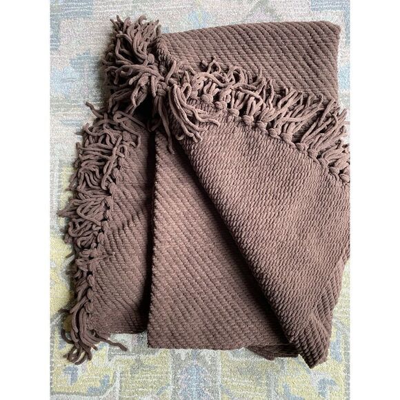 Thick Knitted Sweater with Finges Brown Throw Blanket 50x60 - Picture 3 of 6